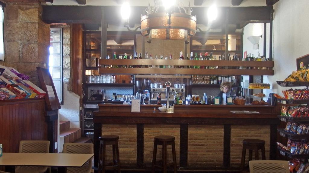 Posada De Ронсесвайес Екстериор снимка